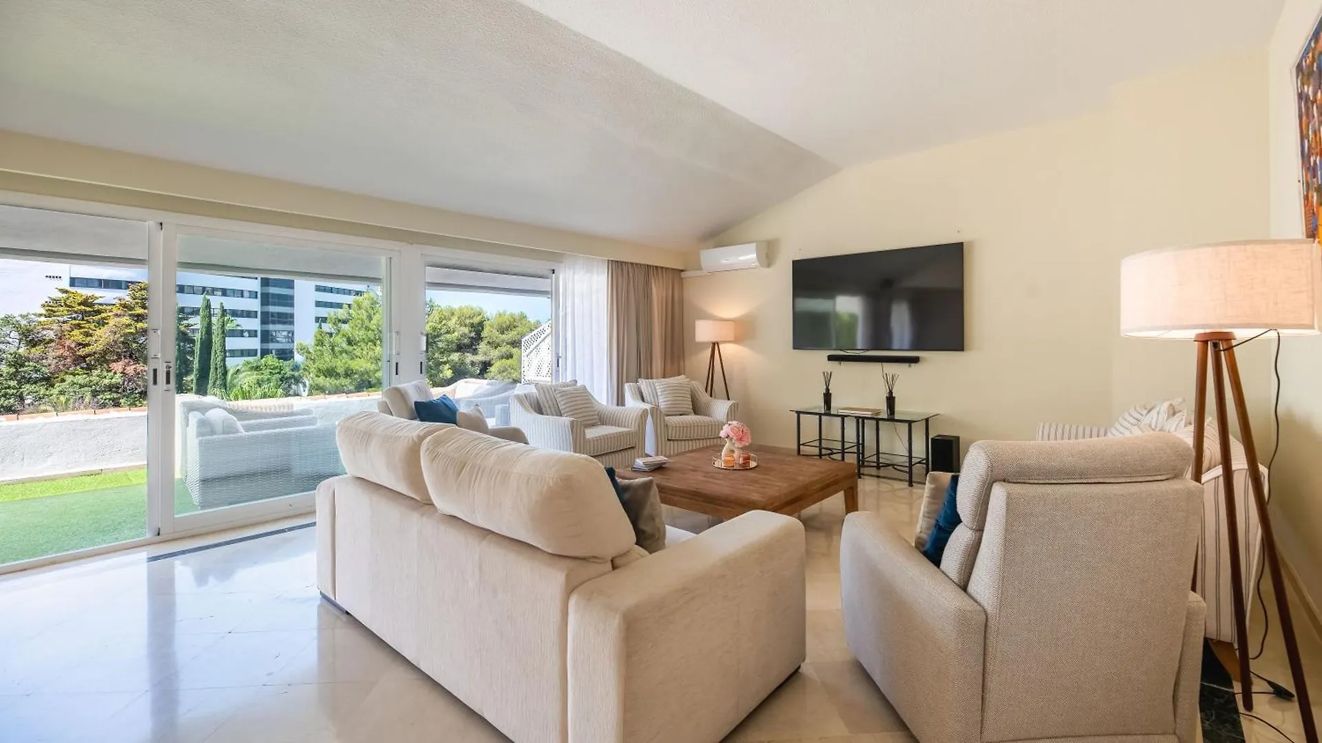 דירה Penthouse Boutique Suite מארבלה